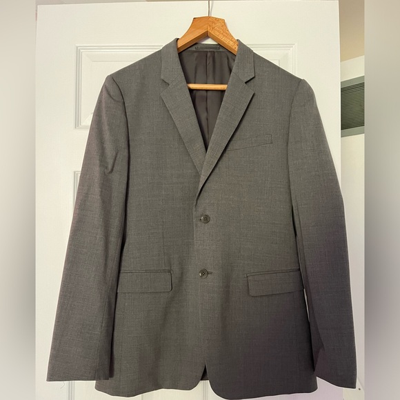 Men’s Theory Wool Suit - Picture 2 of 5
